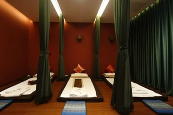 长沙雨花区泰式按摩的被动瑜伽：当身体被折叠成诗